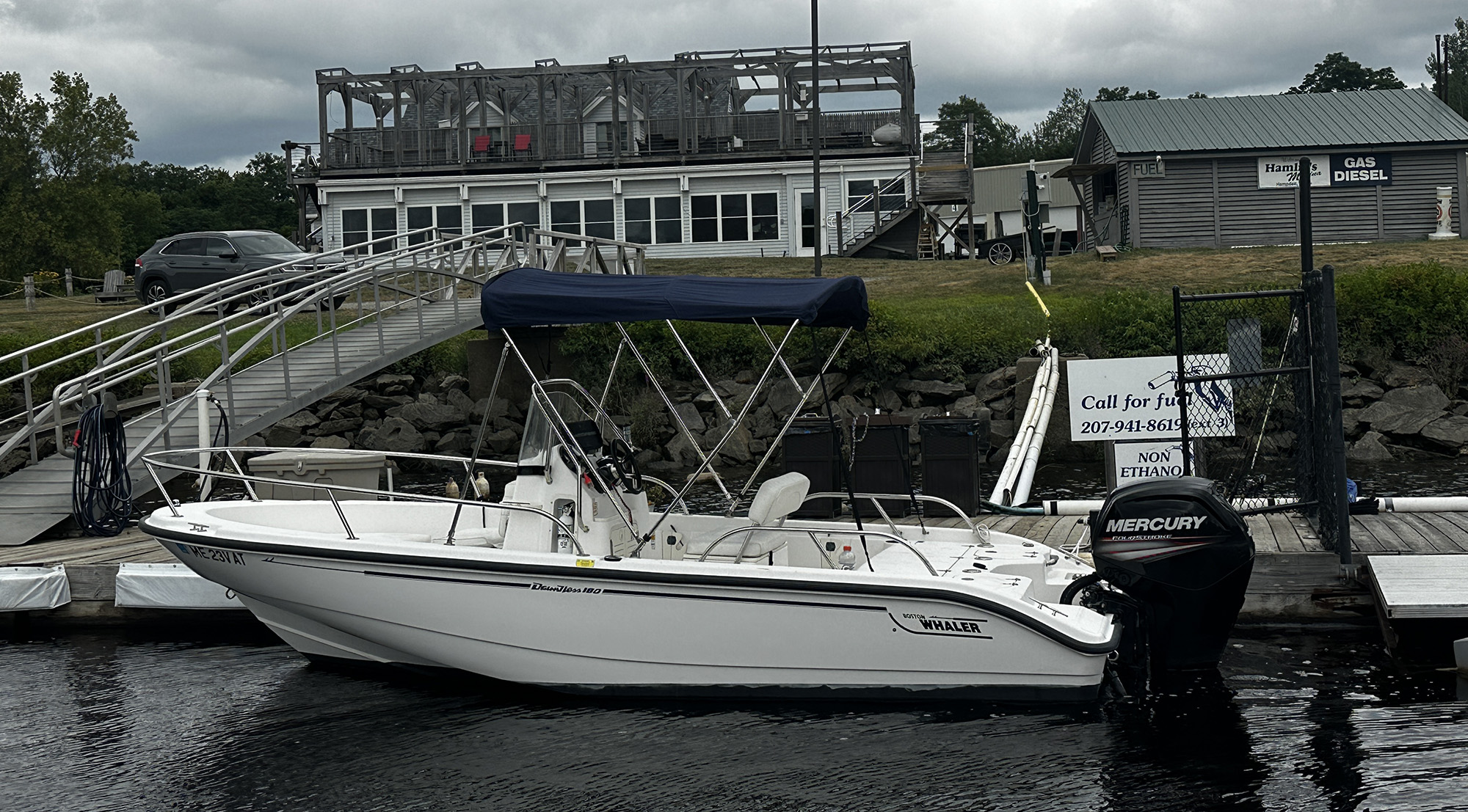 2002 Boston Whaler 180 Dauntless
