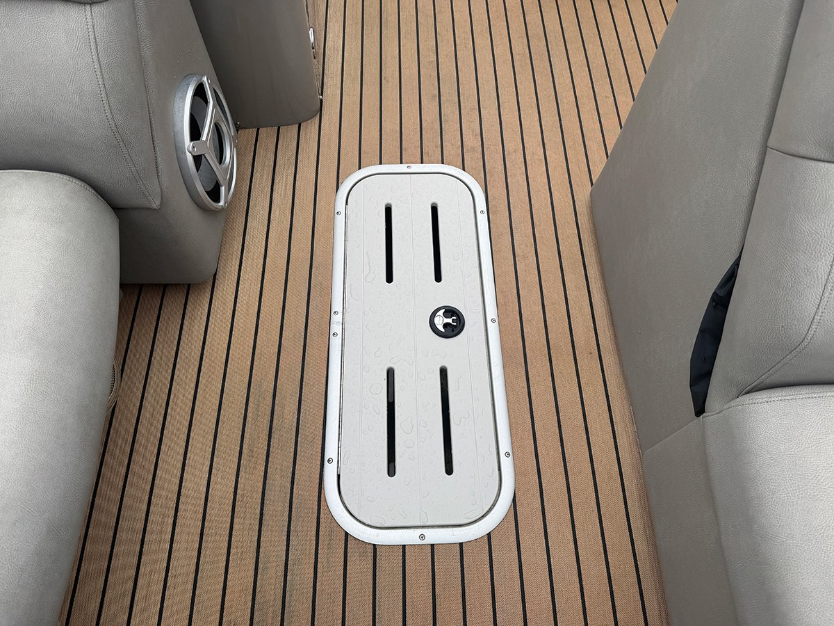 2016 Premier 250 Intrigue photo 8