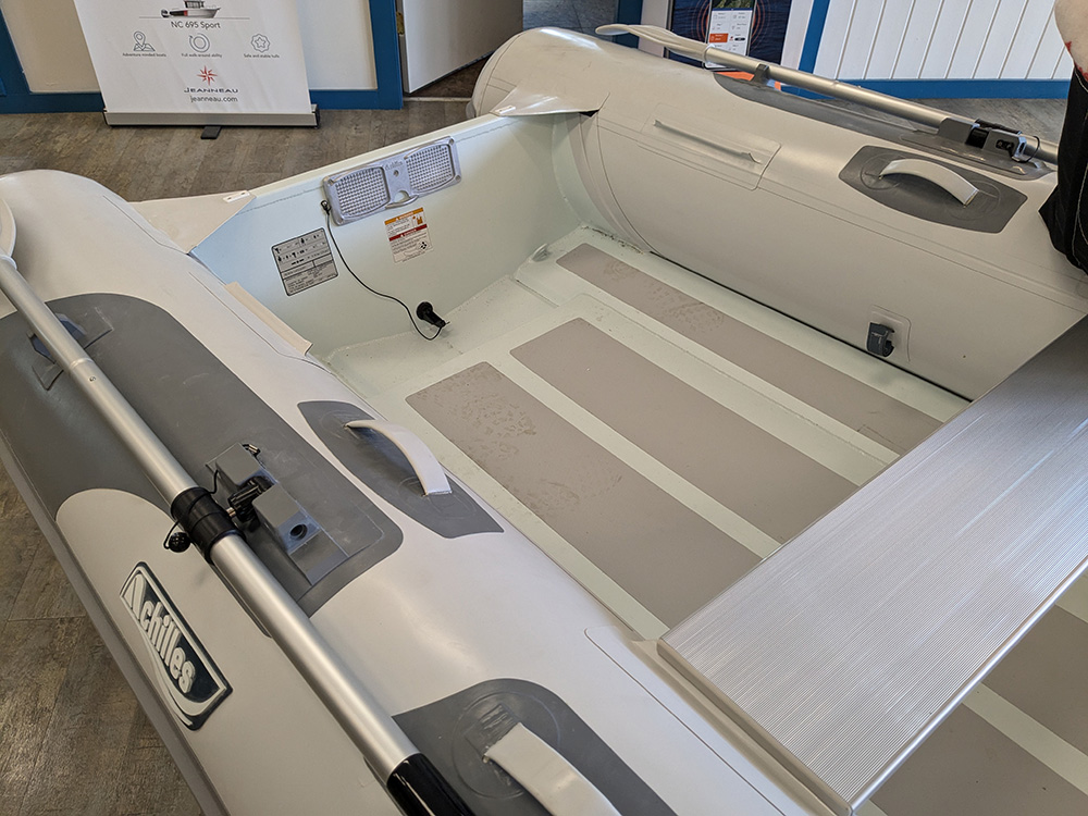 2022 Achilles HB335AX photo 4