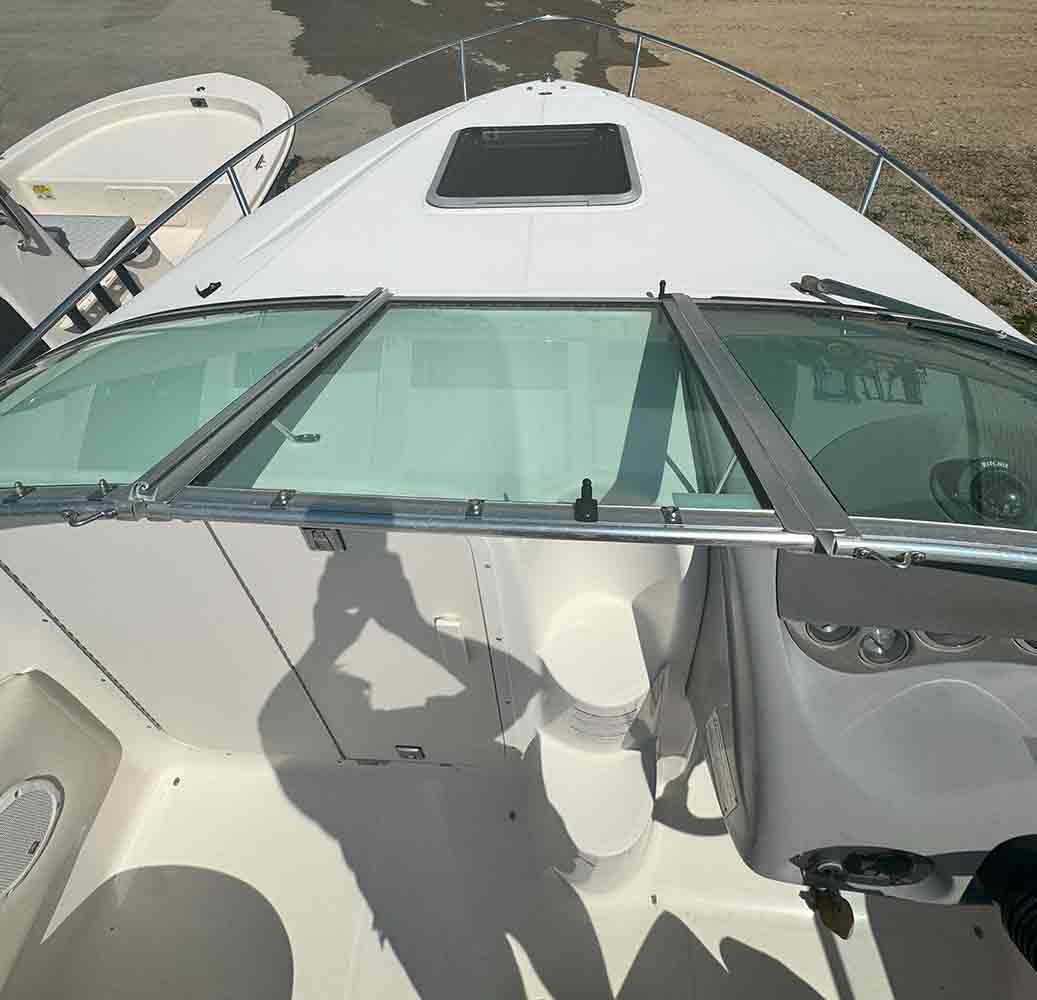 1996 Larson 260 Cabrio photo 11