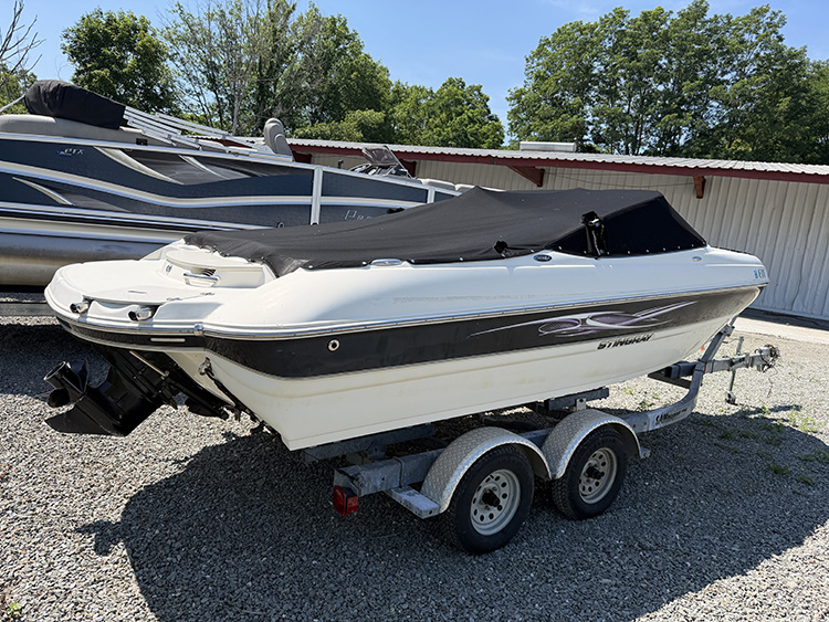 2011 Stingray 208 LR photo 2