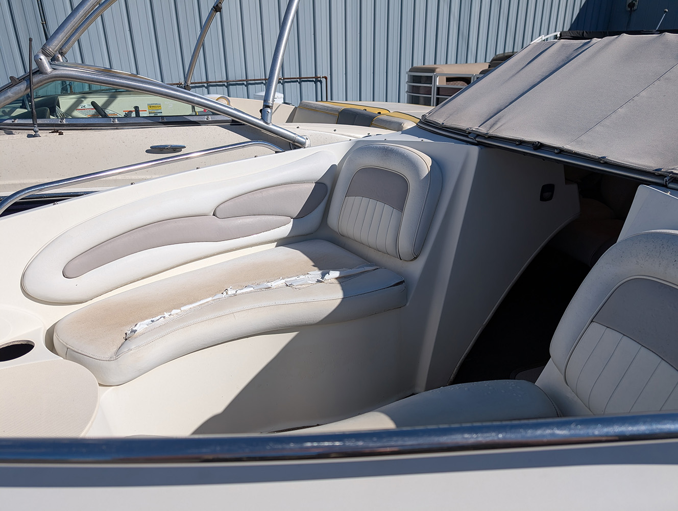 2005 Stingray 195LX photo 3