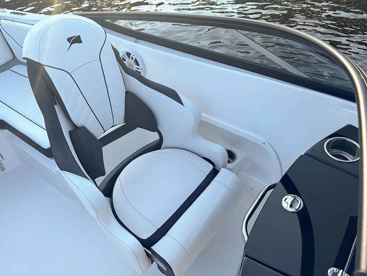 2027 Stingray 23 Osx photo 7