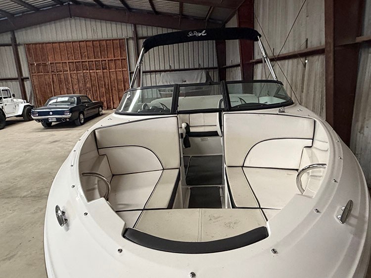 2013 Sea Ray 190 Sport photo 2