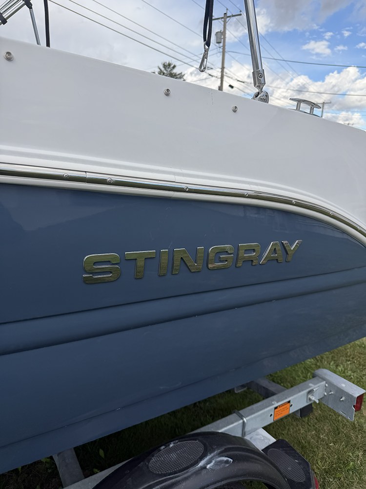 2027 Stingray 17 DC photo 13
