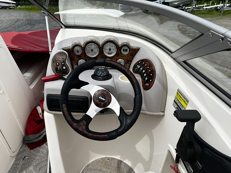 2005 Rinker 232 Captiva photo 8
