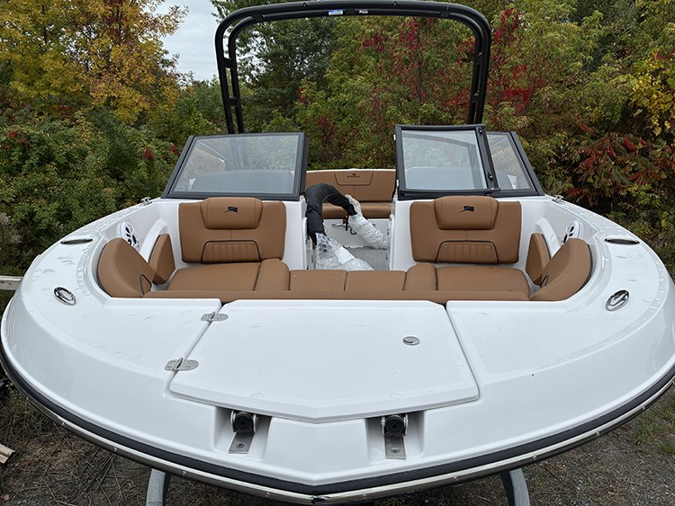 2027 Stingray 20 SBX photo 3