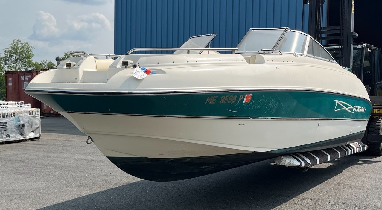 1999 Stingray 220DS photo 2
