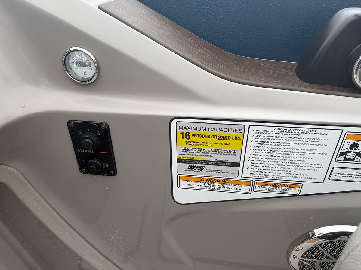2016 Premier 250 Intrigue photo 17