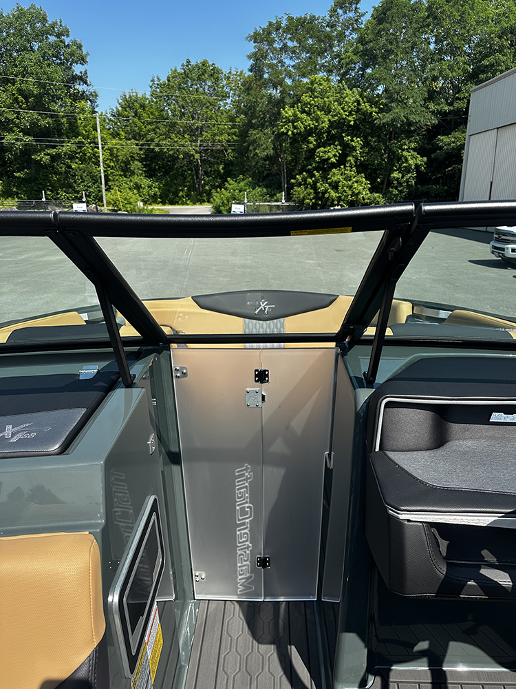 2027 Mastercraft XT22 photo 11