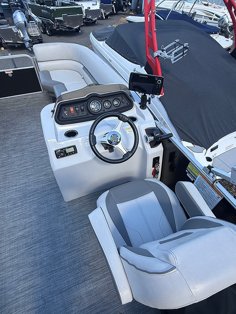 2021 Godfrey SW2086CX photo 8