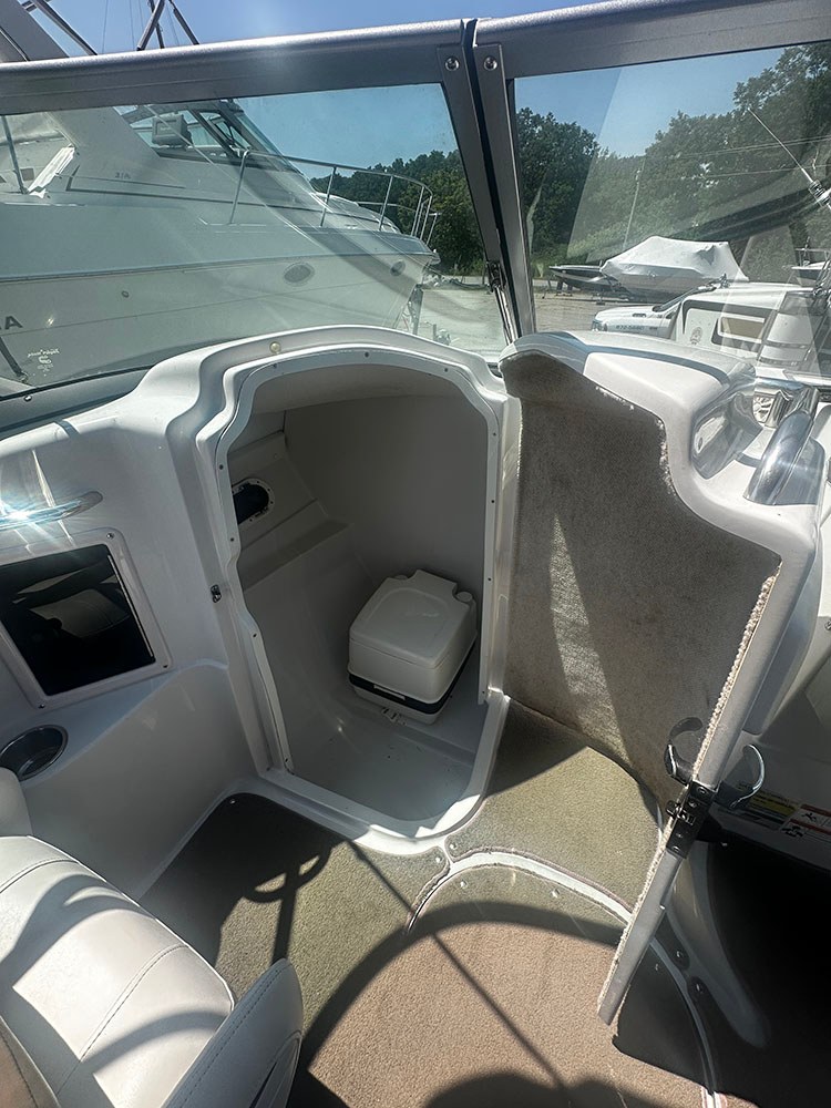 2008 Four Winns H240 photo 14