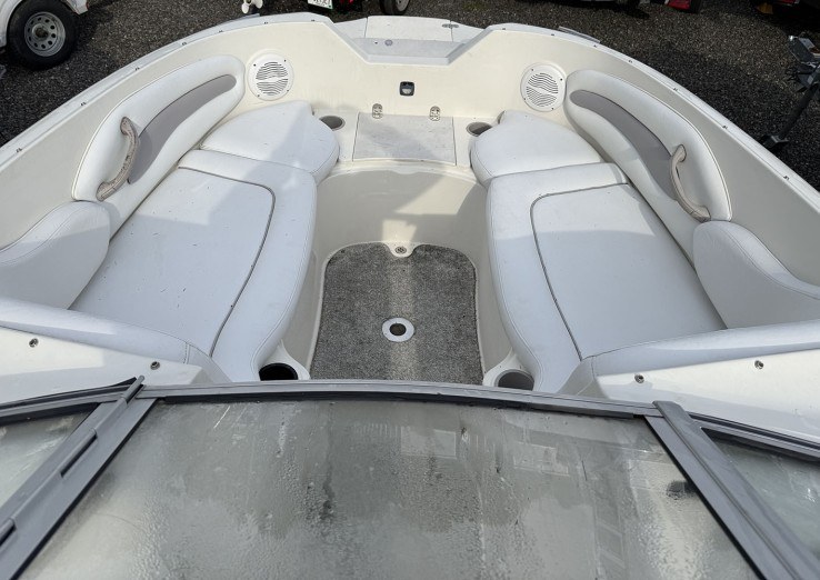 2006 Stingray 220D photo 2