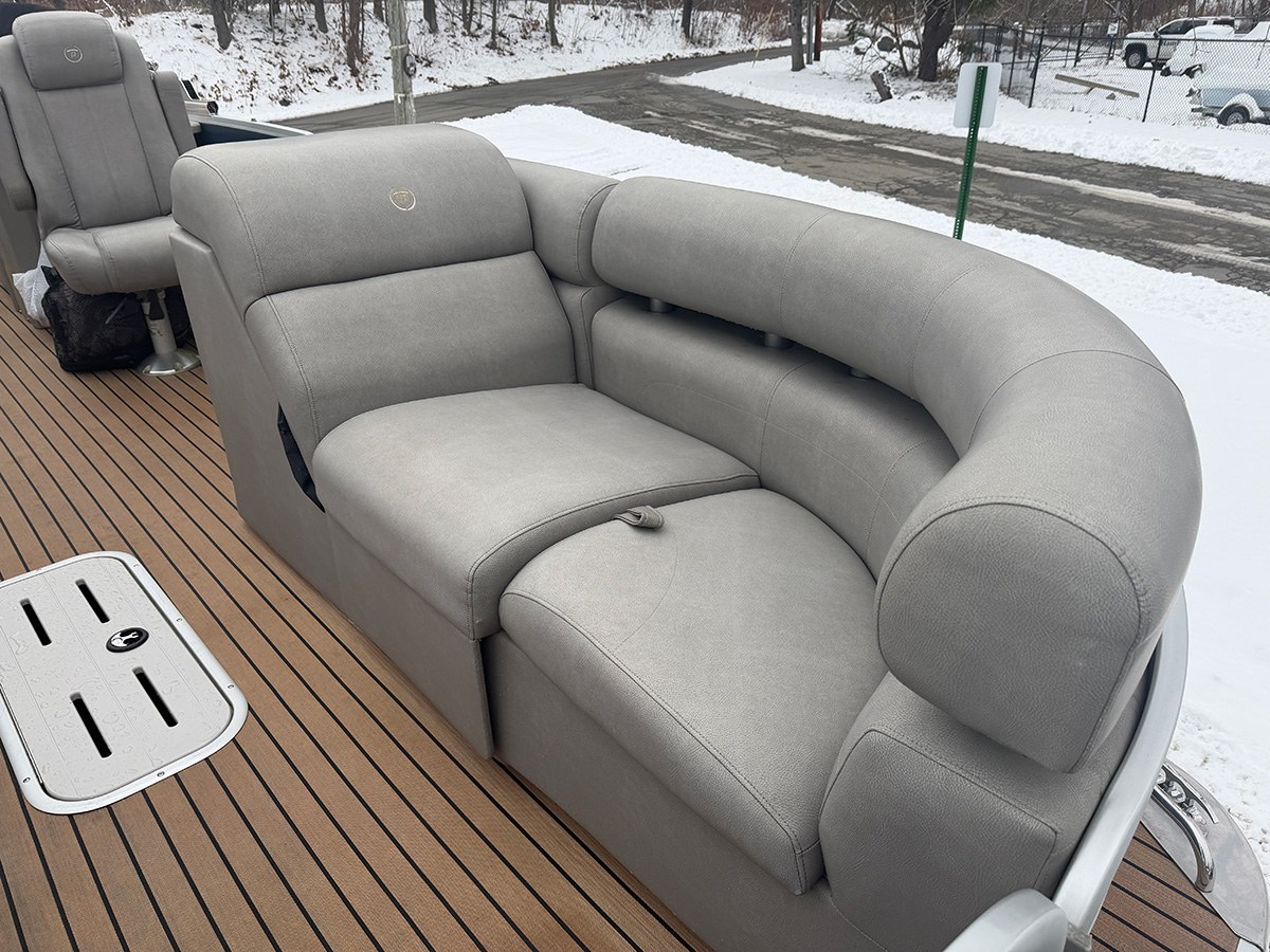 2016 Premier 250 Intrigue photo 7