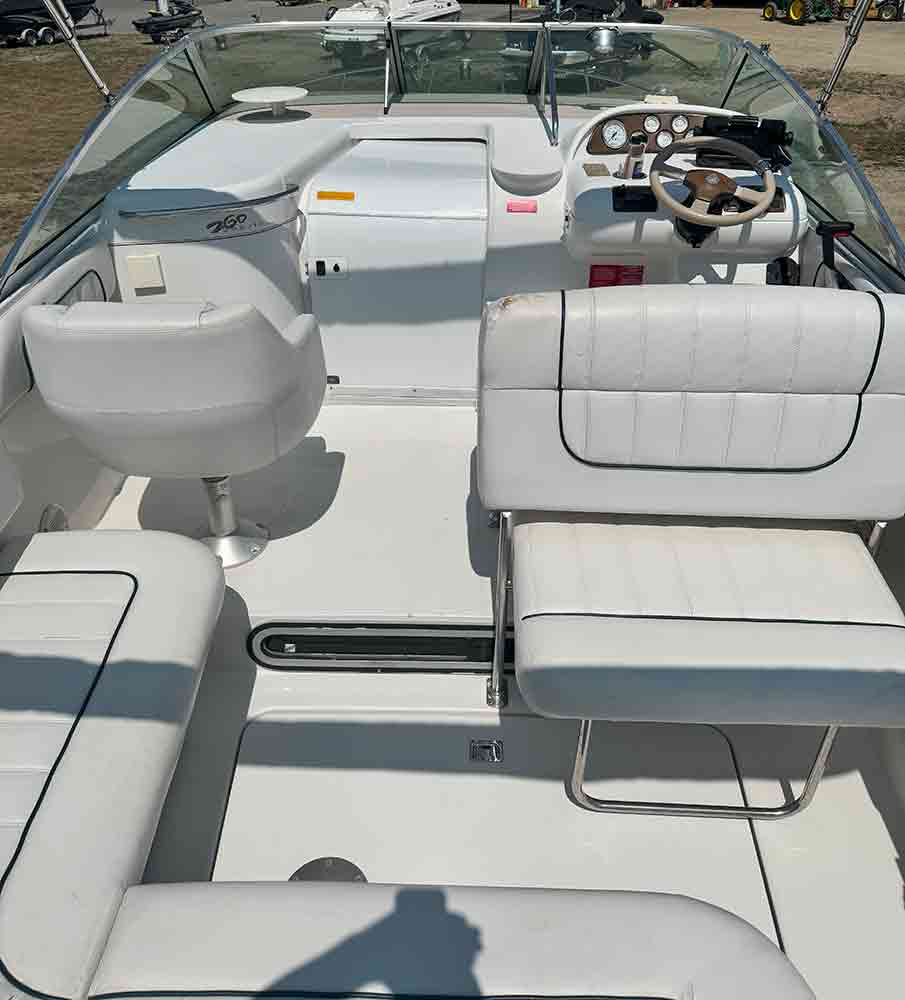 1996 Larson 260 Cabrio photo 3