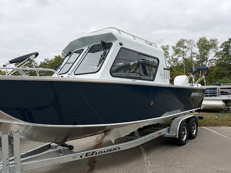 2027 Hewescraft Ocean Pro 240 photo 3