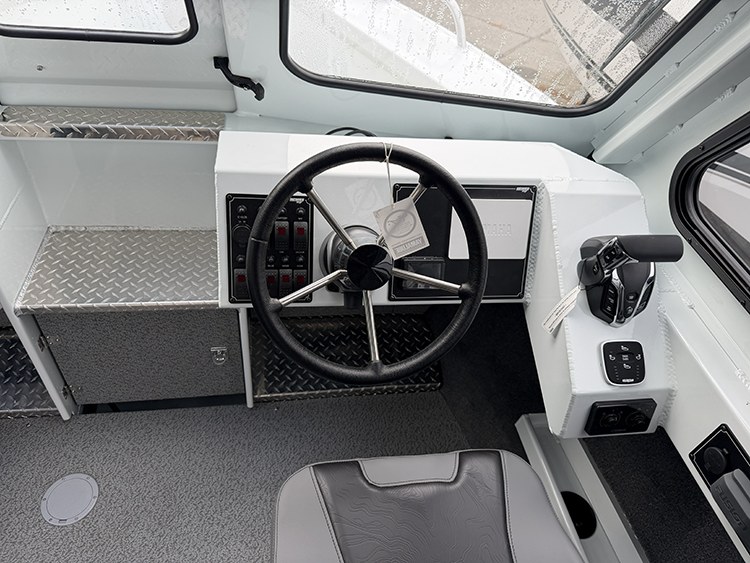 2027 Hewescraft Ocean Pro 240 photo 13
