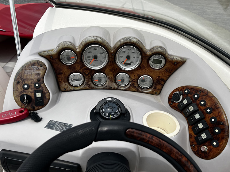 2005 Rinker 232 Captiva photo 9