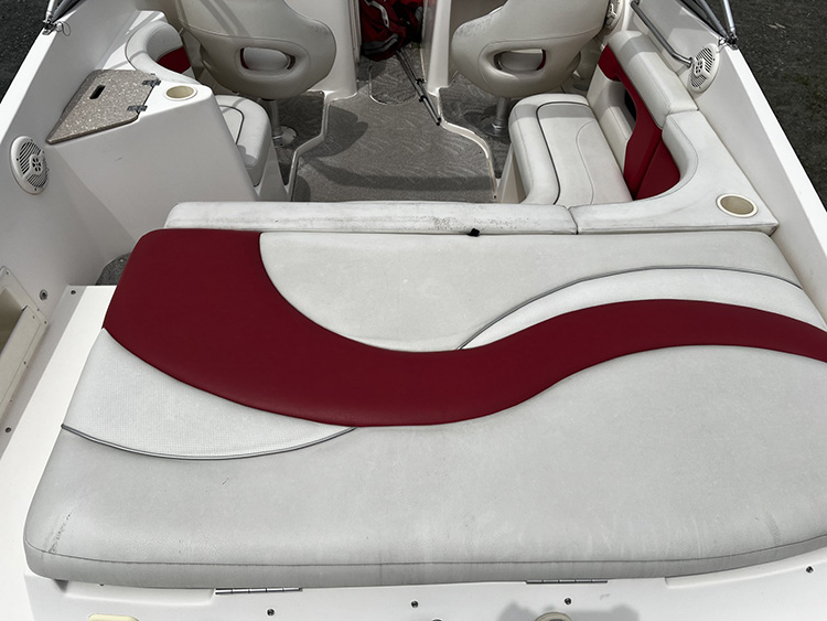 2005 Rinker 232 Captiva photo 4