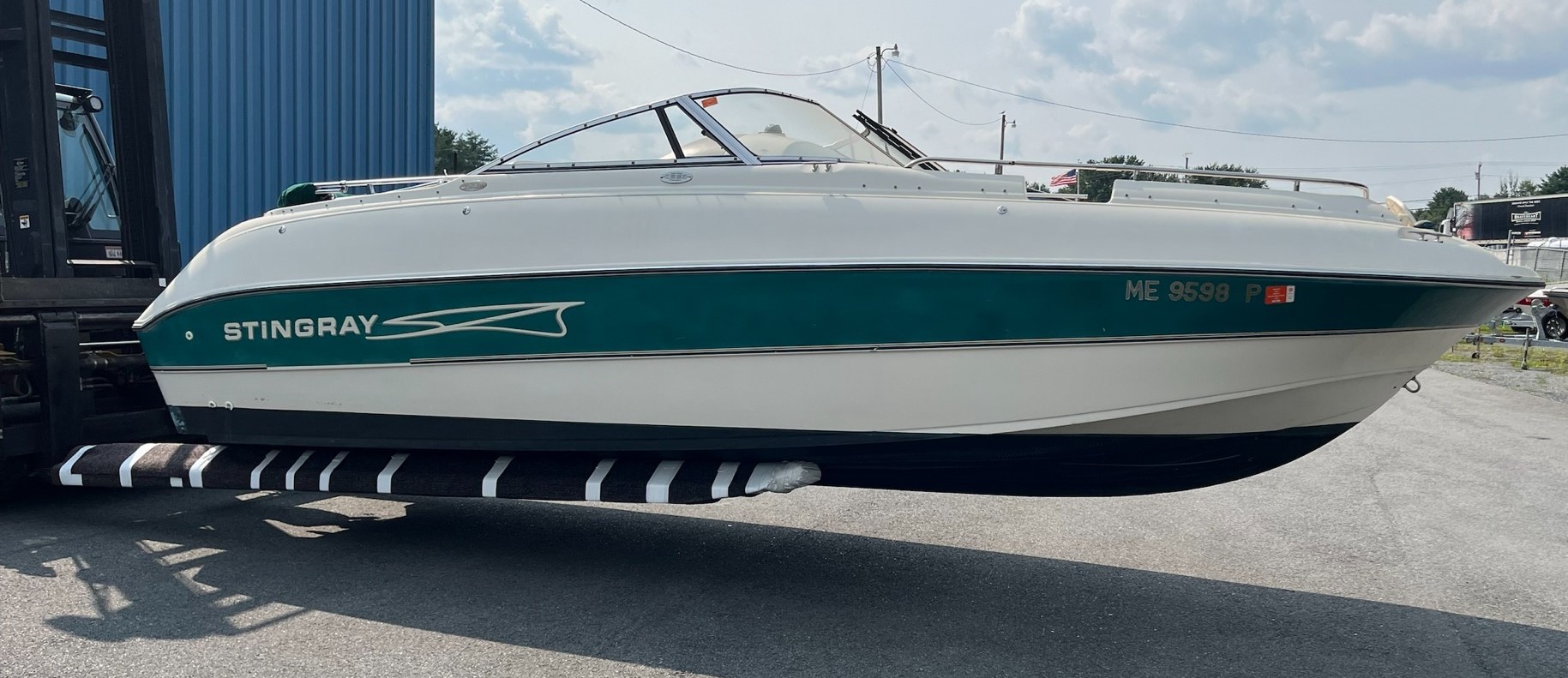 1999 Stingray 220DS