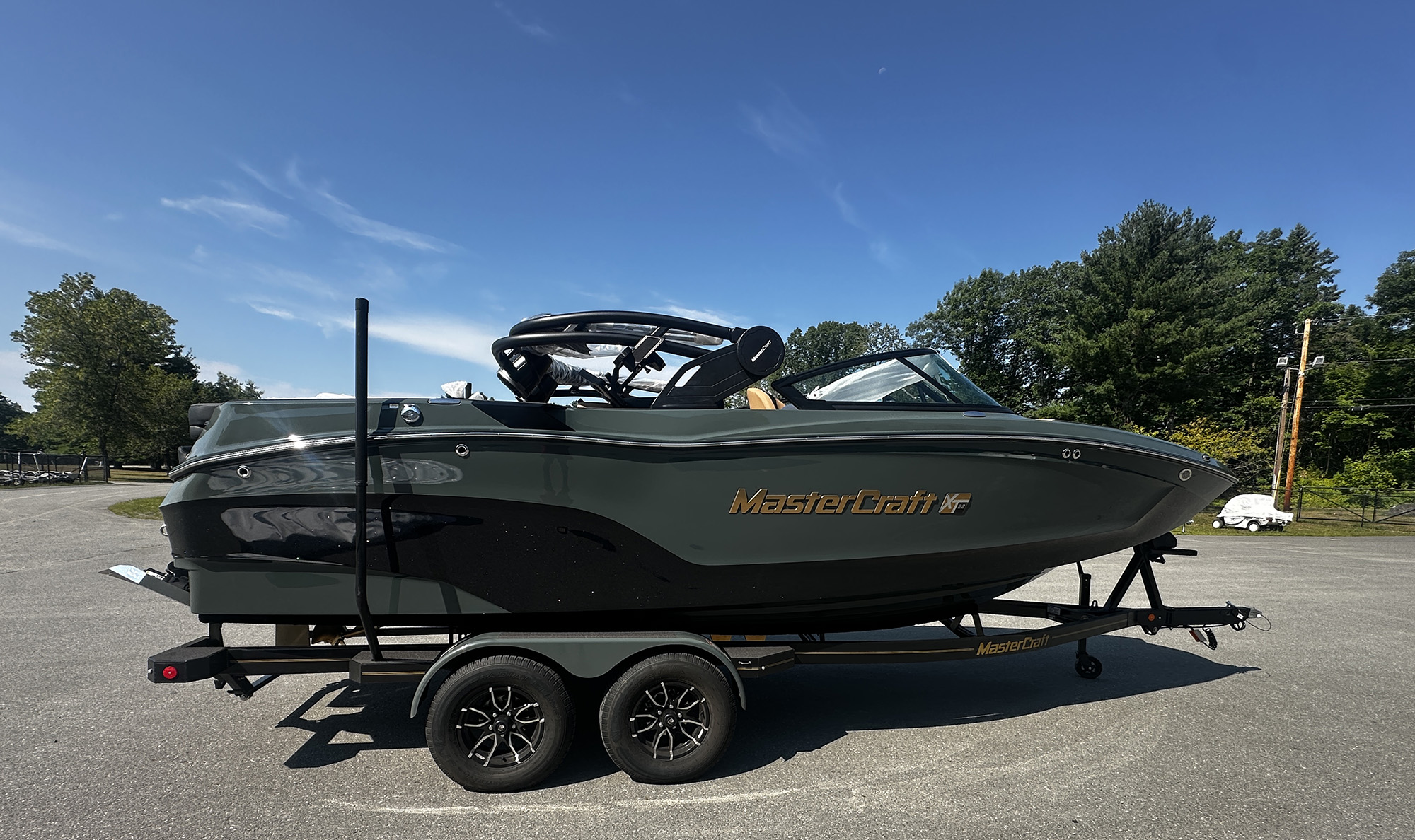2027 Mastercraft XT22