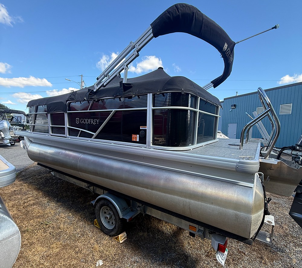 2021 Godfrey SW2086CX photo 2