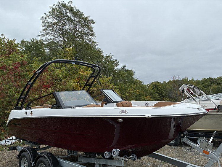2027 Stingray 20 SBX photo 2